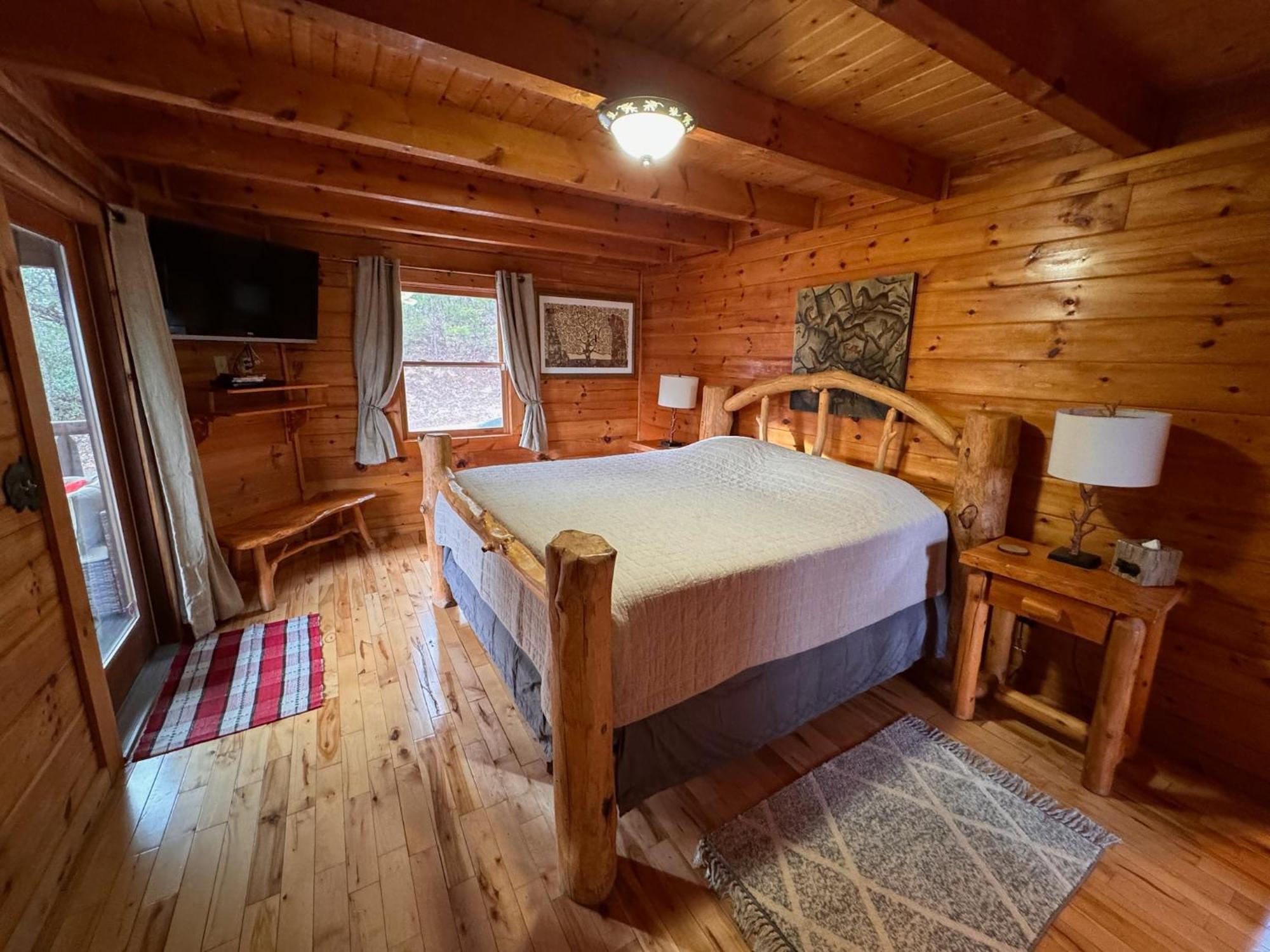 Smoky Paws - Exceptional Cabin, Stunning Mountain Views, Hot Tub, Tranquil, Gigabit Internet, Free L2 Ev بيدجن فورج المظهر الخارجي الصورة