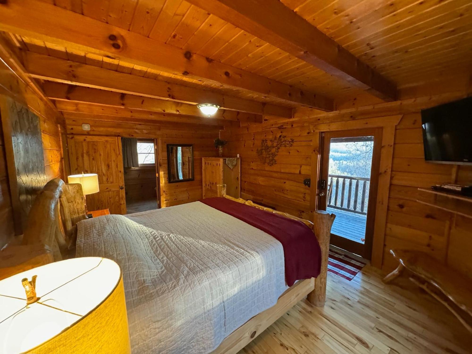 Smoky Paws - Exceptional Cabin, Stunning Mountain Views, Hot Tub, Tranquil, Gigabit Internet, Free L2 Ev بيدجن فورج المظهر الخارجي الصورة