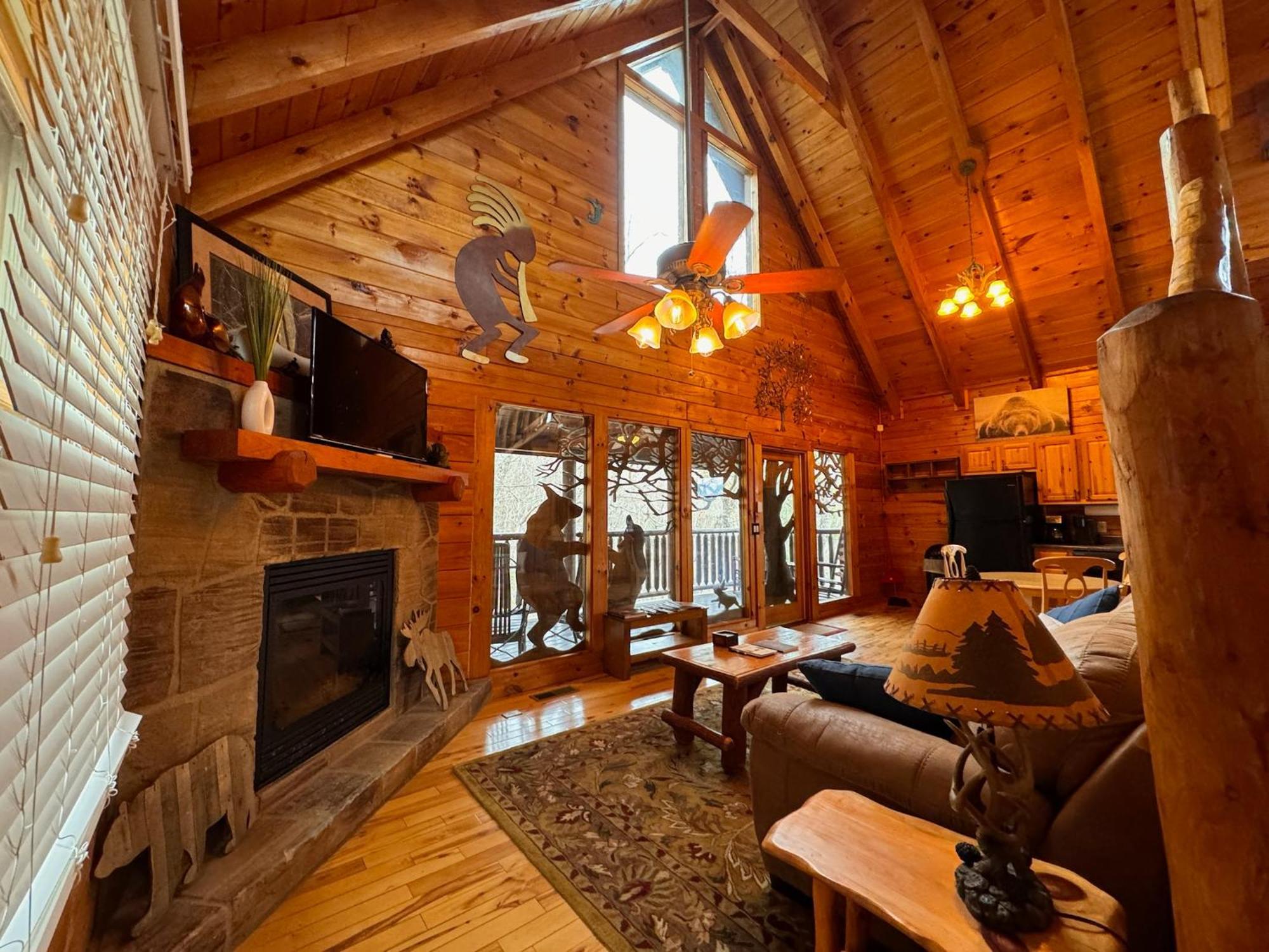 Smoky Paws - Exceptional Cabin, Stunning Mountain Views, Hot Tub, Tranquil, Gigabit Internet, Free L2 Ev بيدجن فورج المظهر الخارجي الصورة