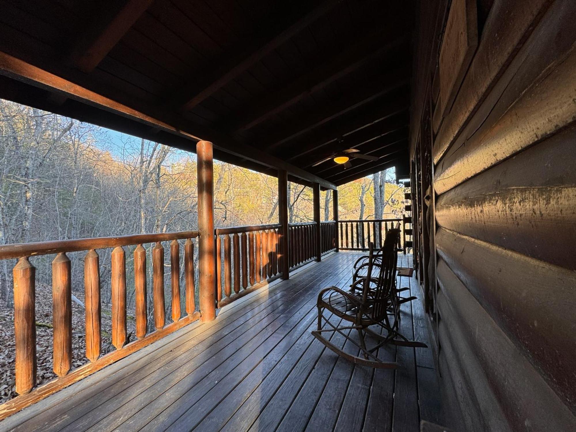 Smoky Paws - Exceptional Cabin, Stunning Mountain Views, Hot Tub, Tranquil, Gigabit Internet, Free L2 Ev بيدجن فورج المظهر الخارجي الصورة